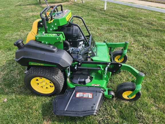 2025 John-Deere Q820M