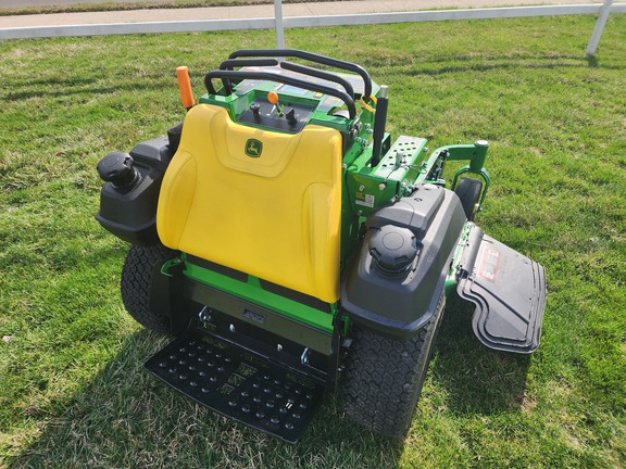 2025 John-Deere Q820M