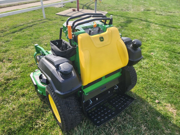 2025 John-Deere Q820M