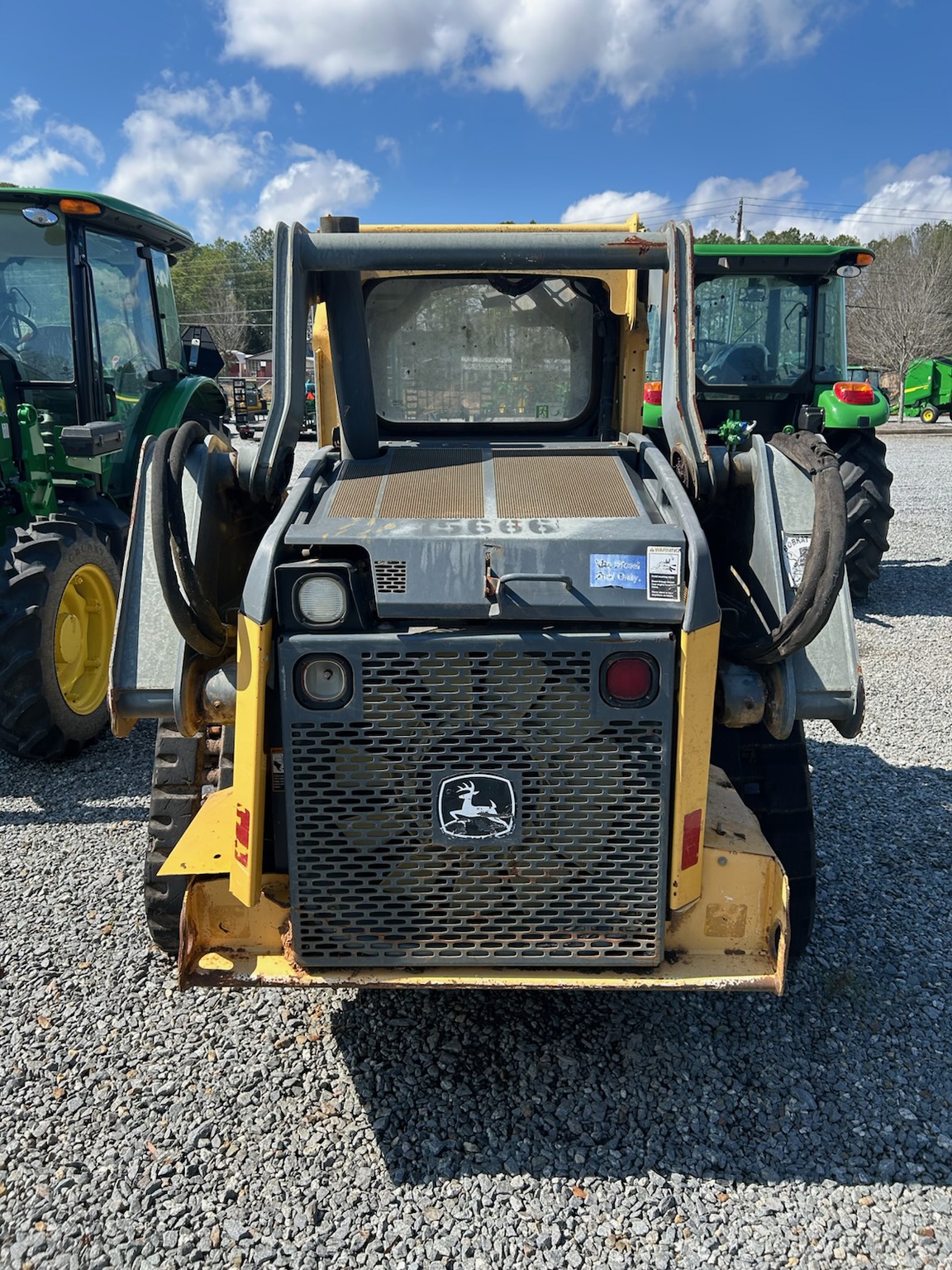 2014 John Deere 319E Image 4