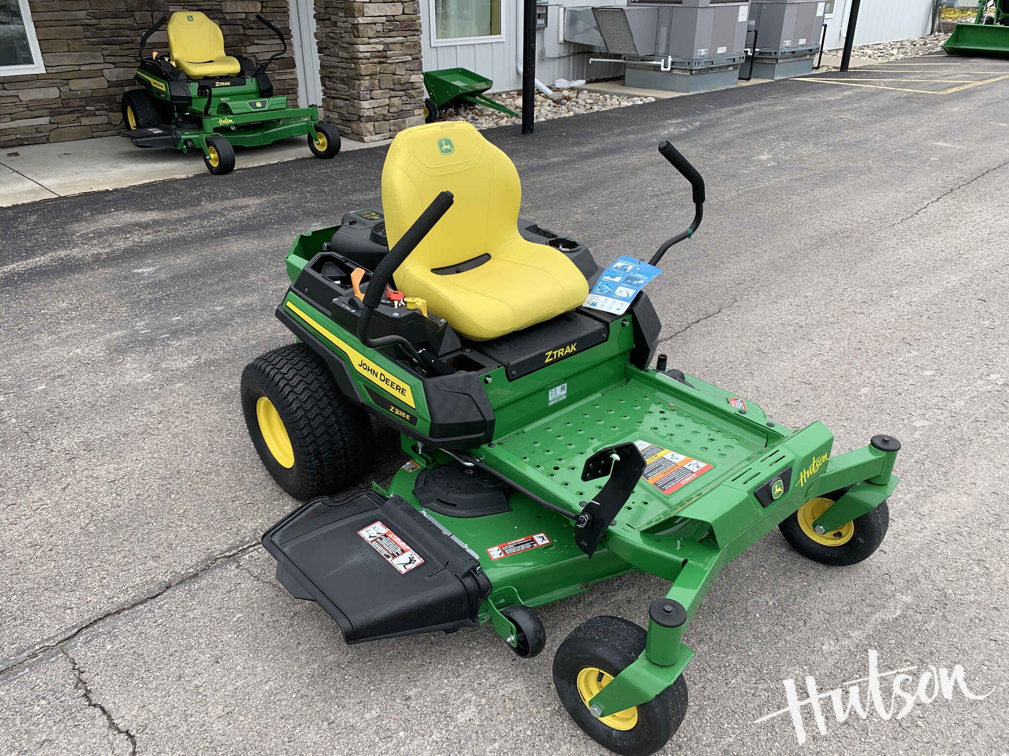 2025 John Deere Z325E