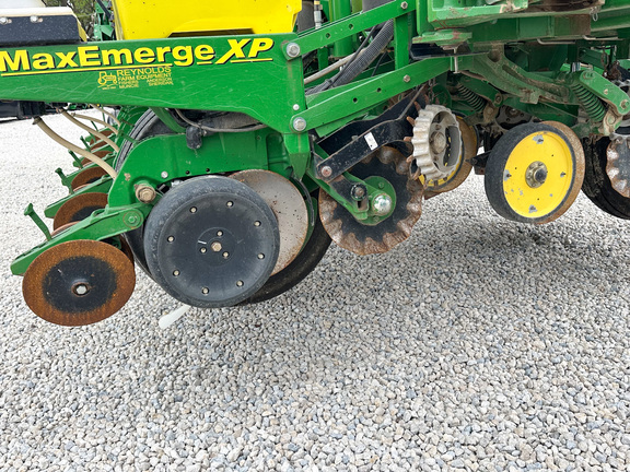 2011 John-Deere 1770NT