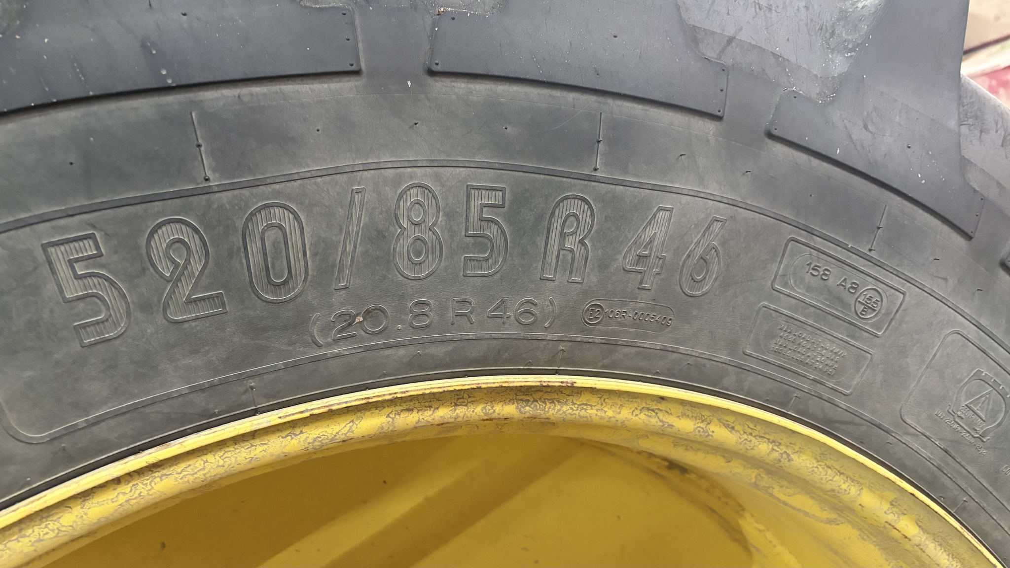 2014 John Deere 9360R Image 12