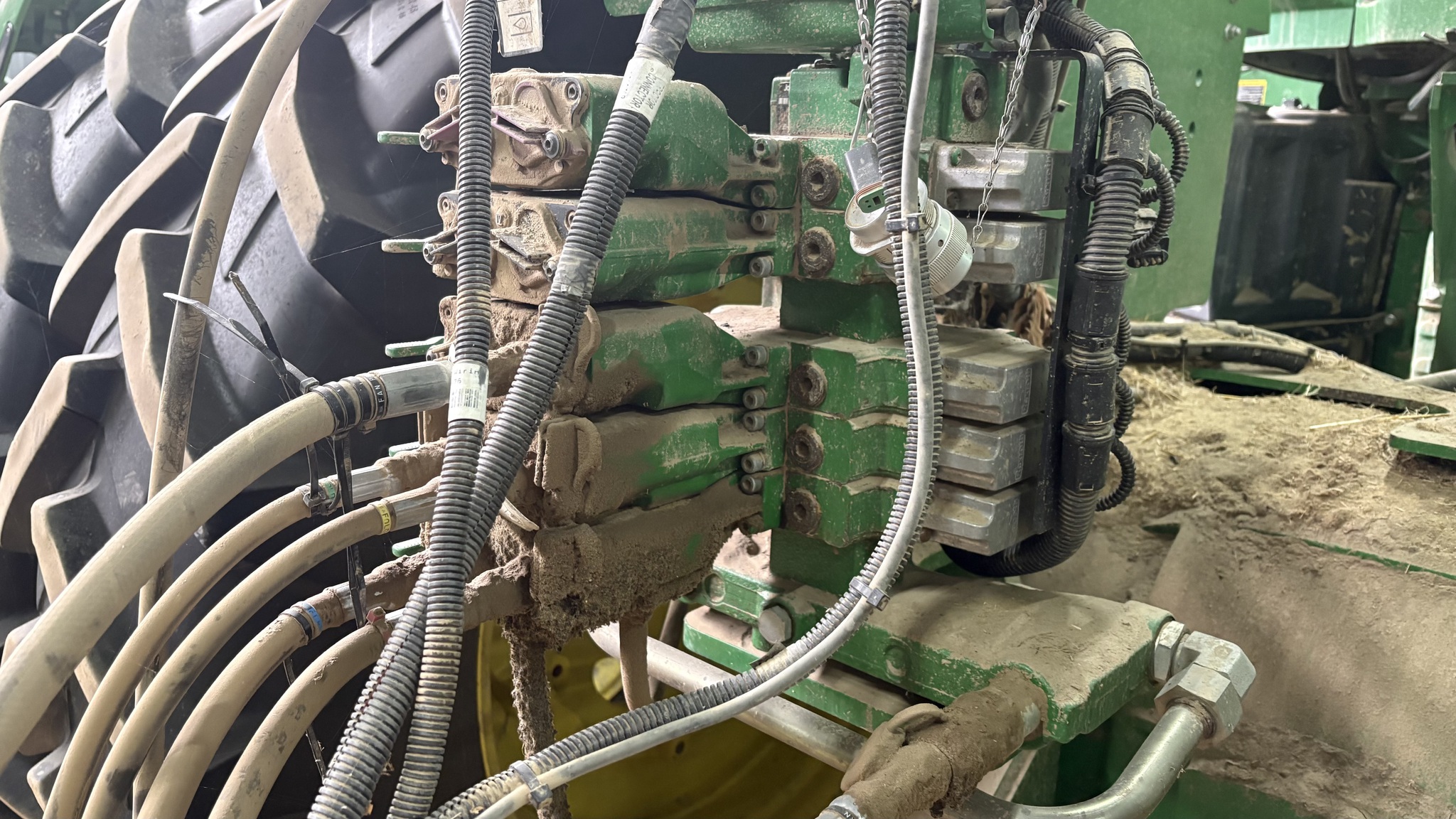 2014 John Deere 9360R Image 9