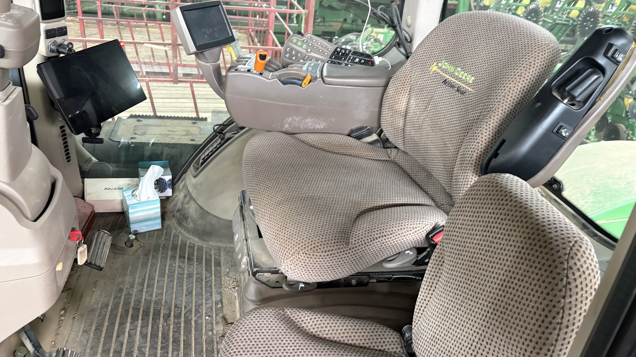 2014 John Deere 9360R Image 6