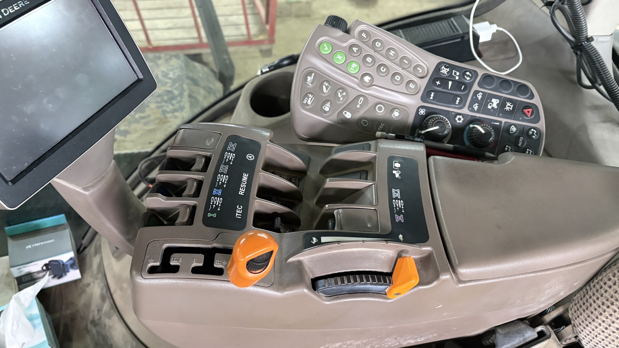 2014 John Deere 9360R Image 7