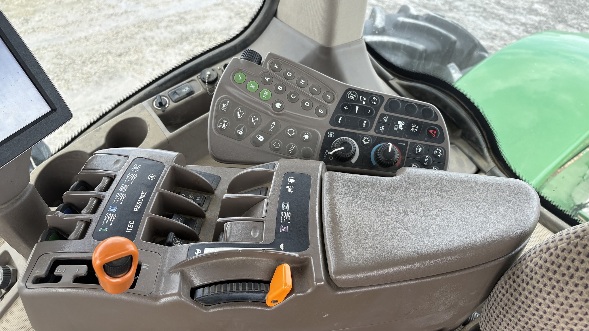 2014 John Deere 9360R Image 16