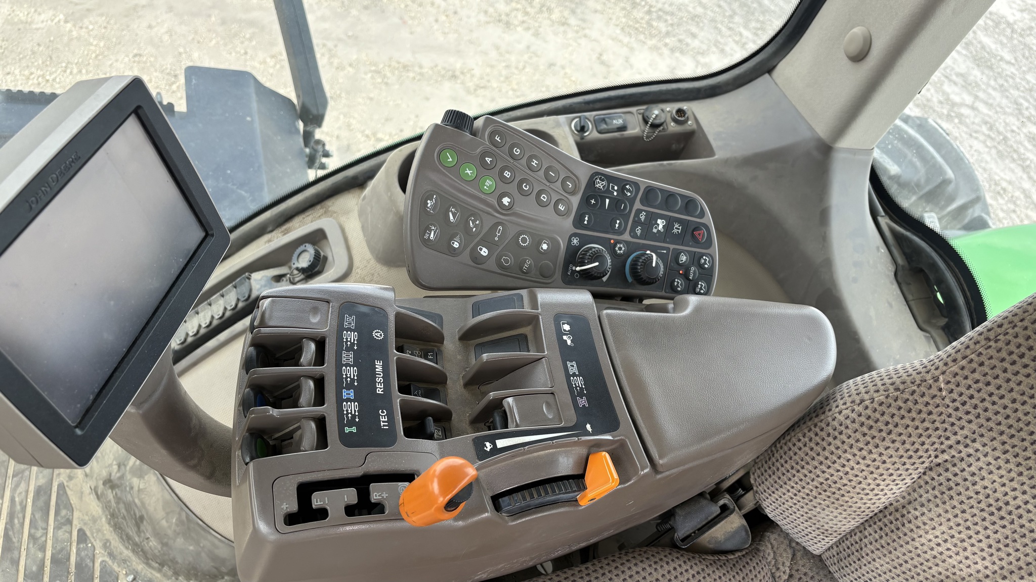 2014 John Deere 9360R Image 18