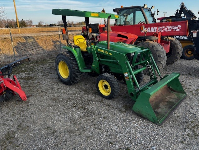 2014 John Deere 3038E Image 1