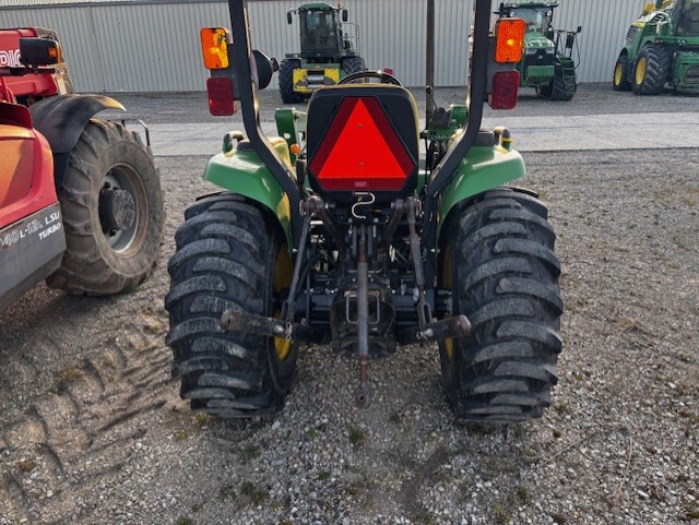 2014 John Deere 3038E Image 5