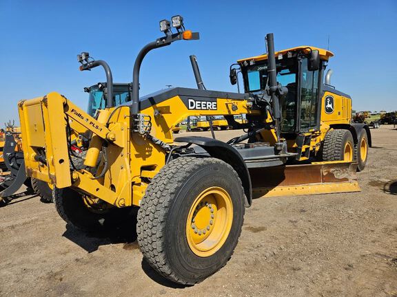 Photo of a 2020 John Deere 872G