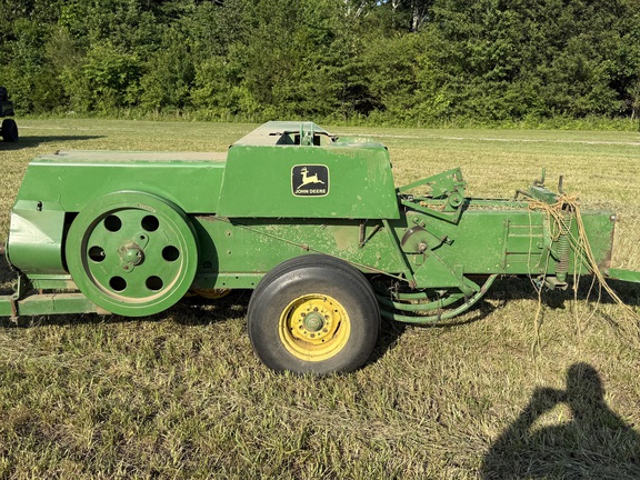 1985 John Deere 347