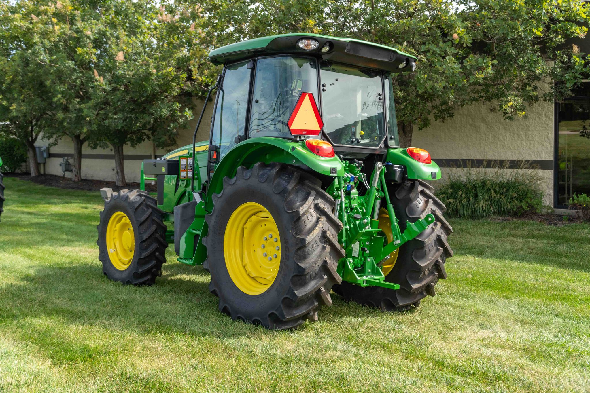 New In-Stock 2026 John Deere 5075M Utility Tractors at Koenig Equipment in Tipp City, OH - PhotoXL5