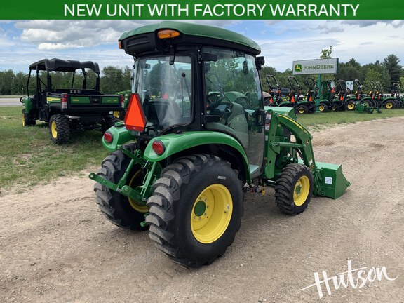 Photo of John Deere 3046R