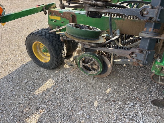 Photo of 2008 John Deere 1890