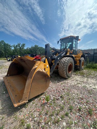 Photo of a 2023 John Deere 624 P