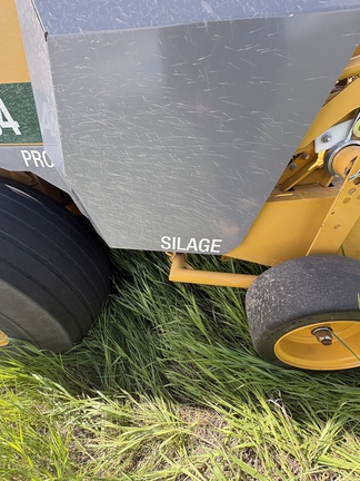 Used 2020 Vermeer 604 Pro G3 Round Balers at Horizon Ag & Turf in Lloydminster, AB - Photo11