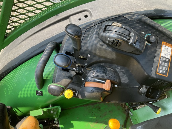 Photo of 2018 John Deere 5090M