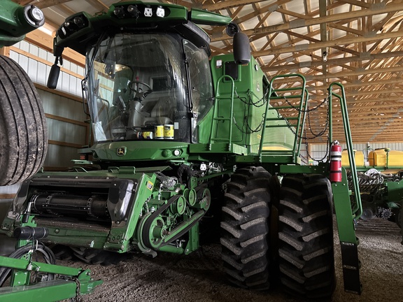 Used 2022 John Deere S770 Combines at Koenig Equipment in Urbana, OH - Photo3