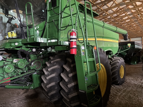 Used 2022 John Deere S770 Combines at Koenig Equipment in Urbana, OH - Photo4