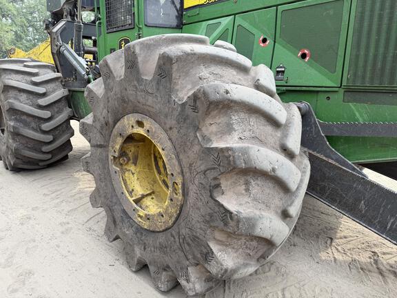 2023 John Deere 748L II