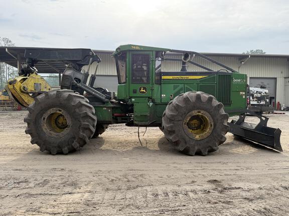 2023 John Deere 748L II