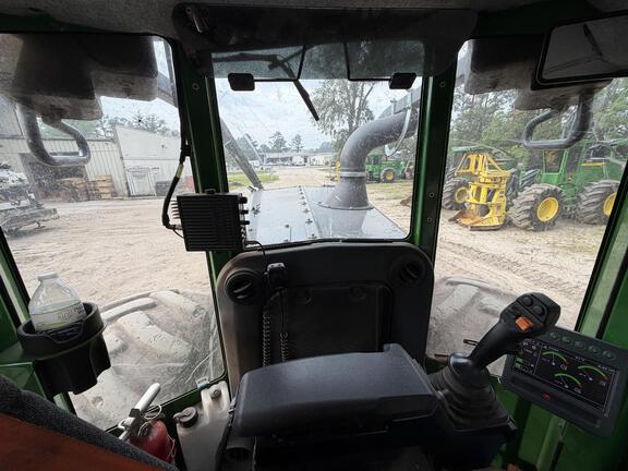 2023 John Deere 748L II