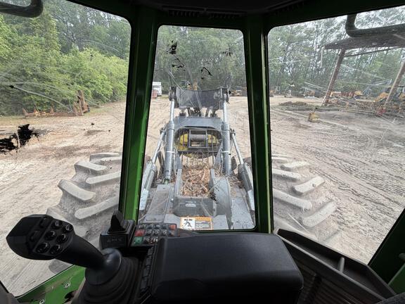 2023 John Deere 748L II