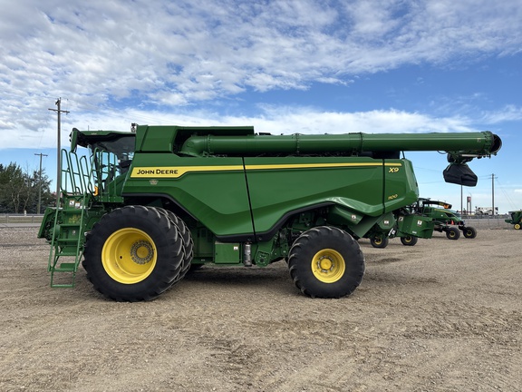 Used 2021 John Deere X9 1100 Combines at Horizon Ag & Turf in Lloydminster, AB - Photo10