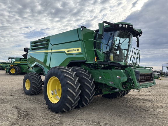 Used 2021 John Deere X9 1100 Combines at Horizon Ag & Turf in Lloydminster, AB - Photo3