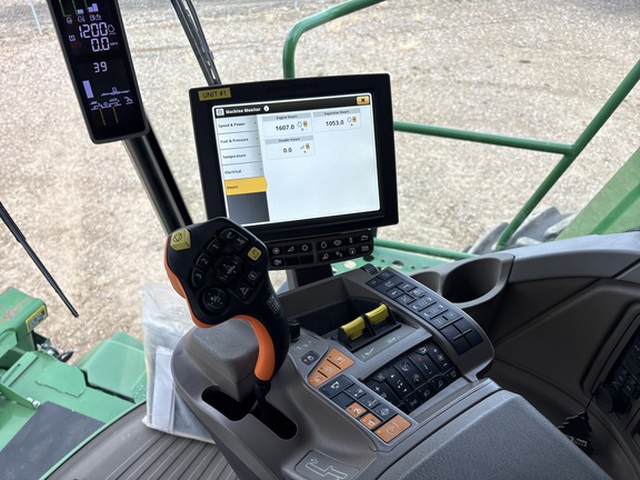 Used 2021 John Deere X9 1100 Combines at Horizon Ag & Turf in Lloydminster, AB - Photo20