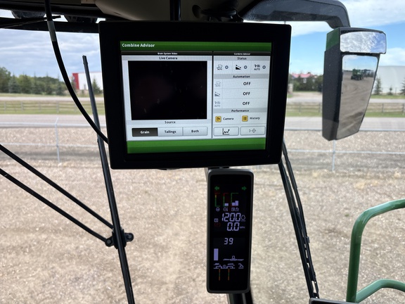 Used 2021 John Deere X9 1100 Combines at Horizon Ag & Turf in Lloydminster, AB - Photo19