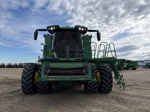 Used 2021 John Deere X9 1100 Combines at Horizon Ag & Turf in Lloydminster, AB - Photo2