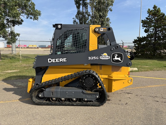 Used 2025 John Deere 325G Compact Track Loaders at Horizon Ag & Turf in Edmonton West, AB - Photo2