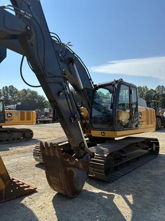 Photo of 2023 John Deere 210 P