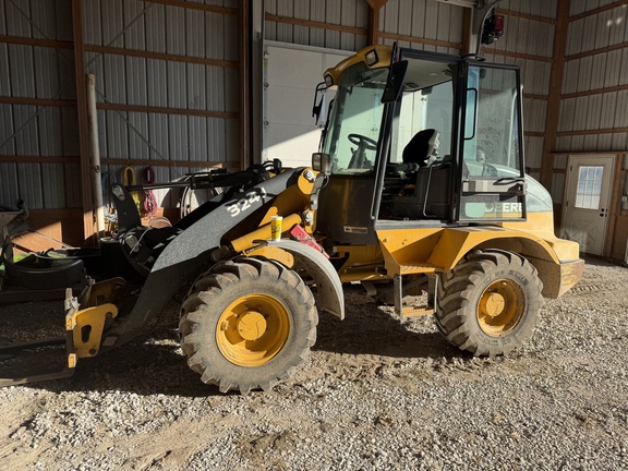 Photo of 2014 John Deere 324J