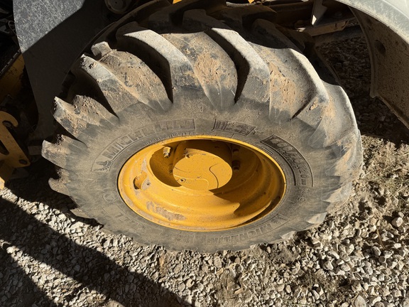 Photo of 2014 John Deere 324J