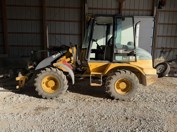 Photo of 2014 John Deere 324J