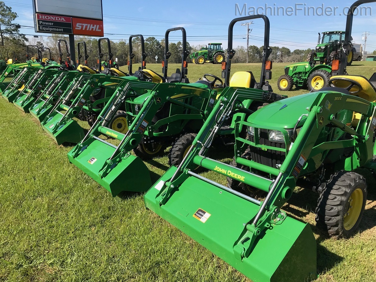 2021 John Deere 3025E Image 2