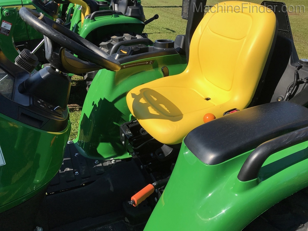 2021 John Deere 3025E Image 5