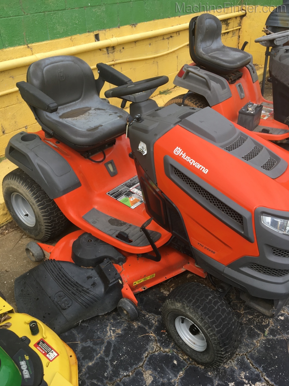 2009 Husqvarna YTH2454 Image 1