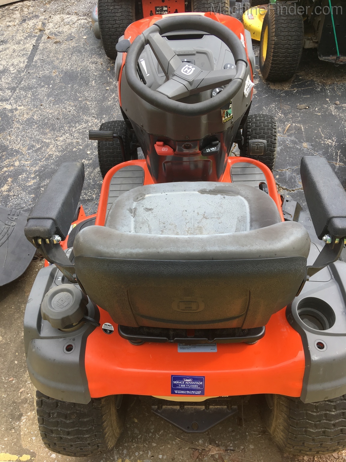 2009 Husqvarna YTH2454 Image 2