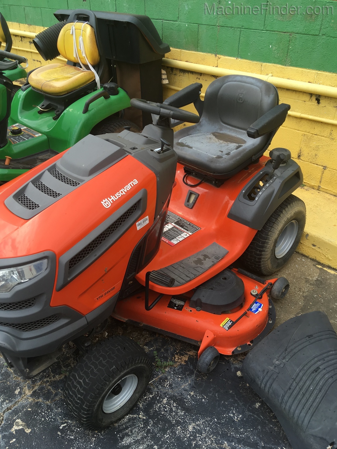 2009 Husqvarna YTH2454 Image 4