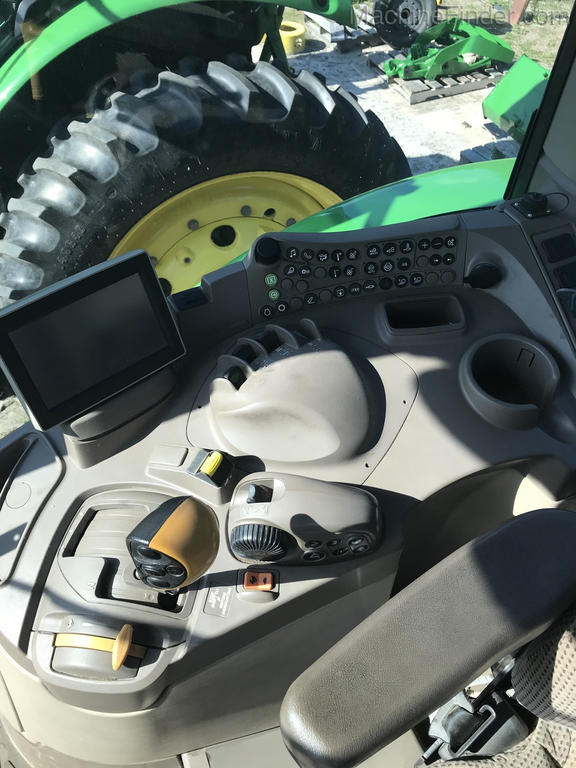 2017 John Deere 6155R Image 8