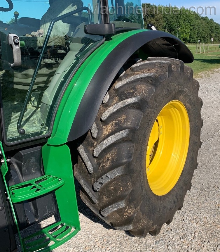 2018 John Deere 5115M Image 6