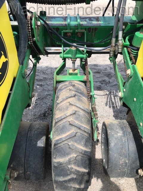 2008 John Deere 1720 Image 3