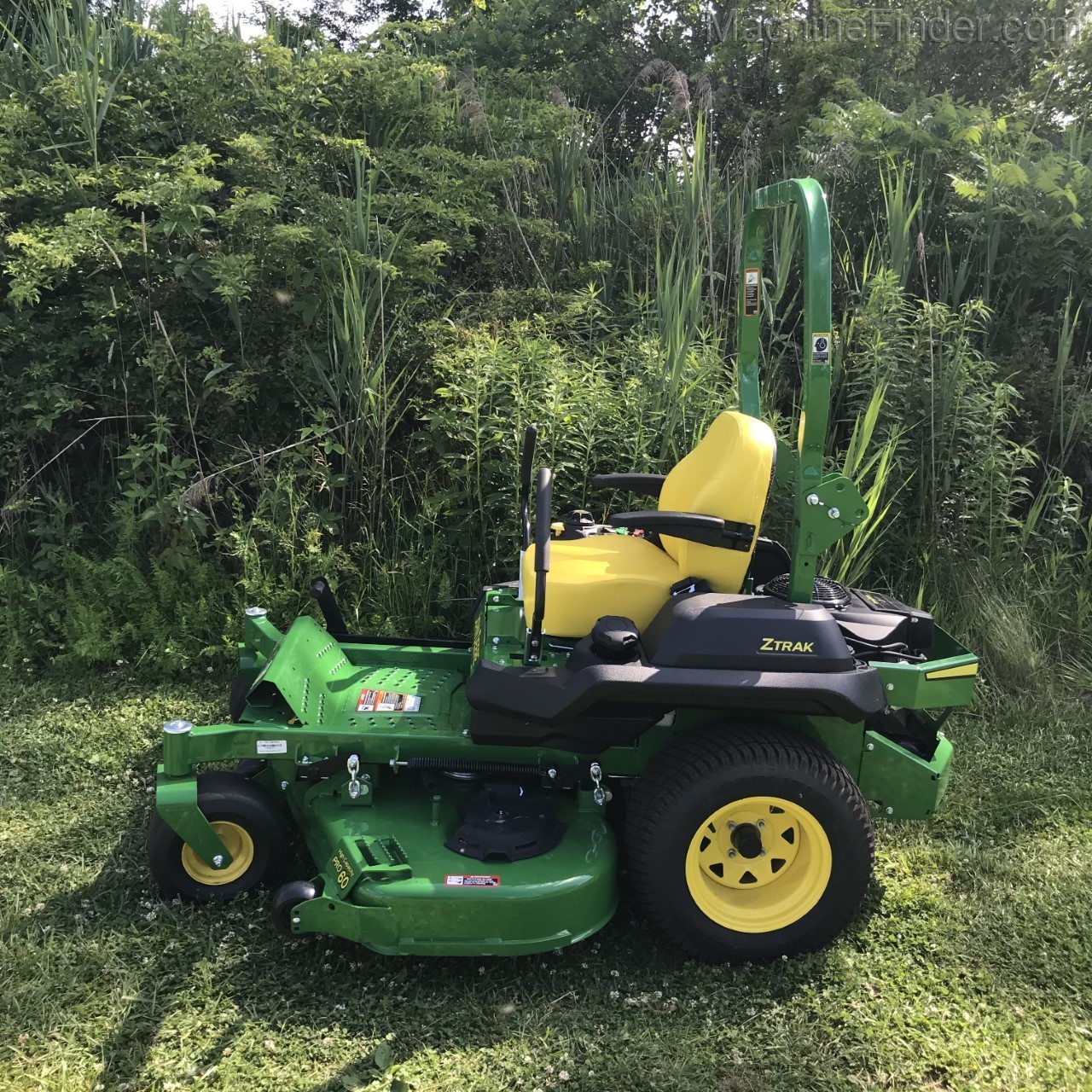2019 John Deere Z720E Image 2