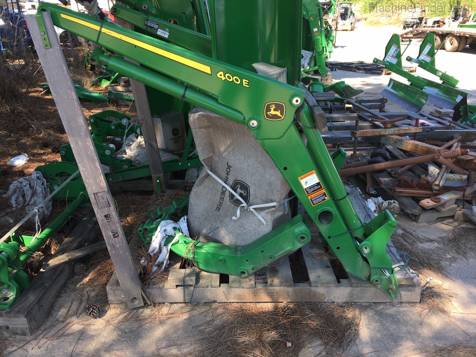 2018 John Deere 400E Image 1