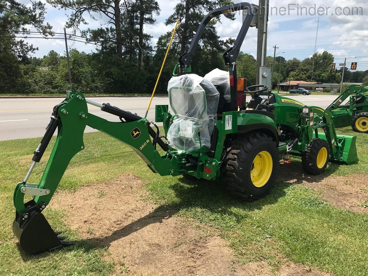 2020 John Deere 2025R Image 3