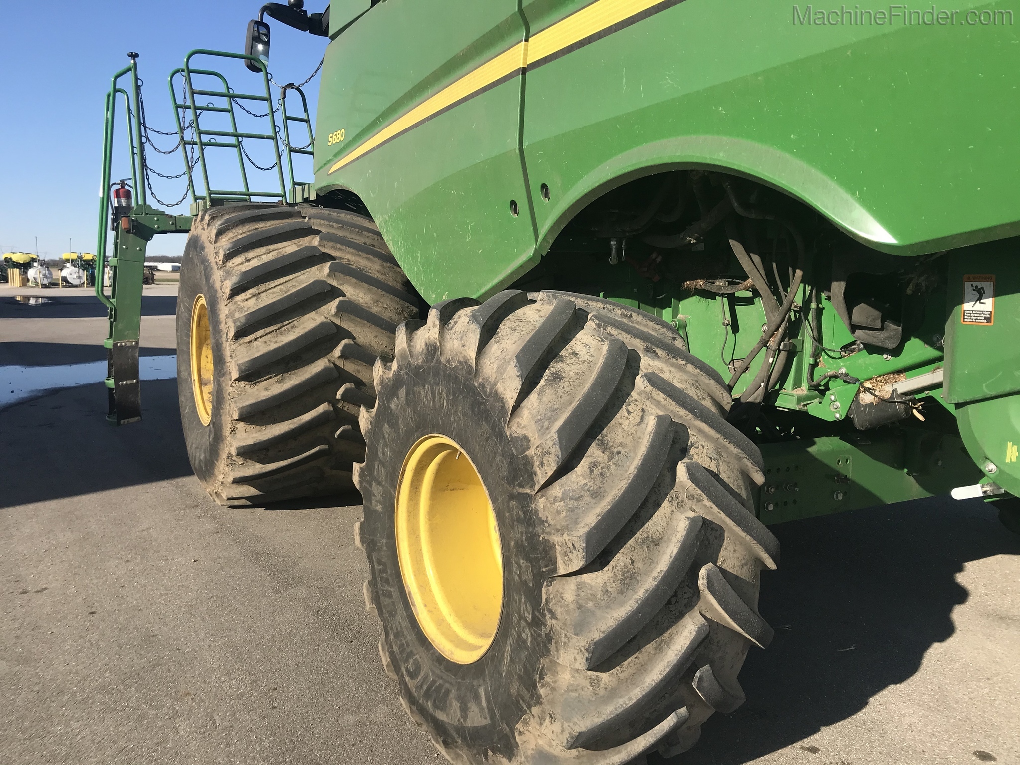 2014 John Deere S680 Image 6